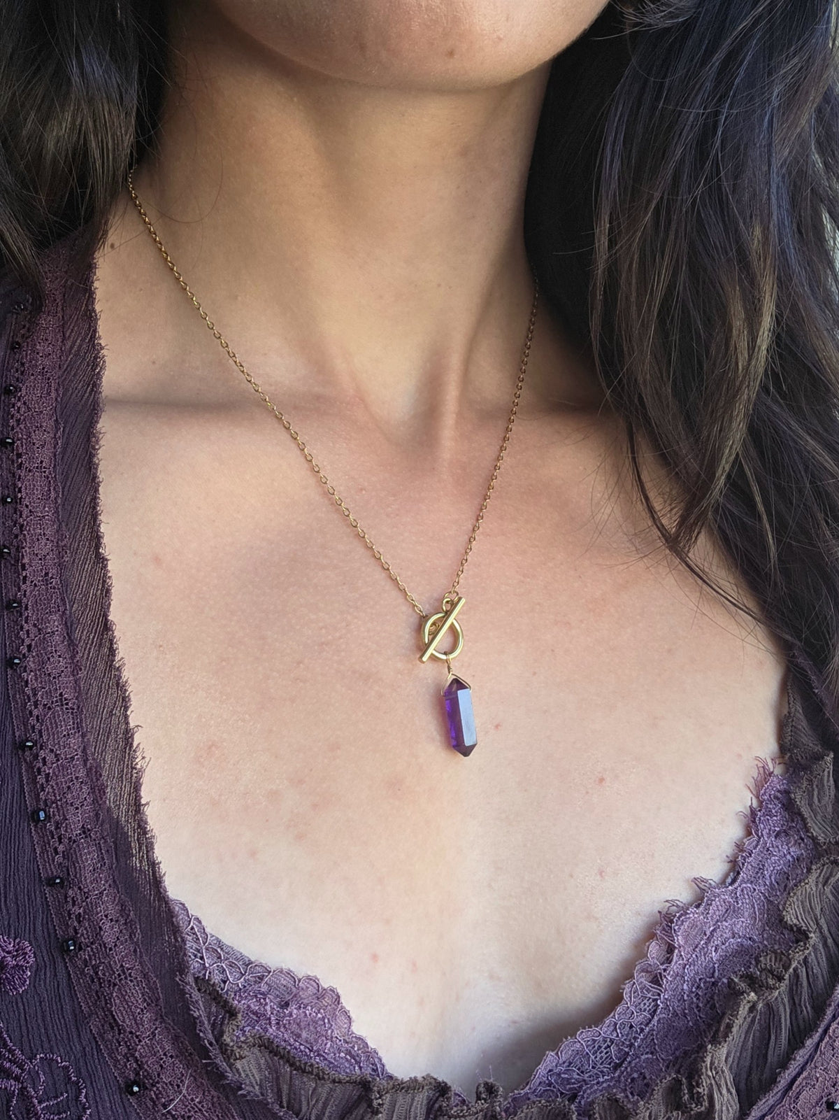 Amethyst pendulum necklace on gold stainless steel, worn