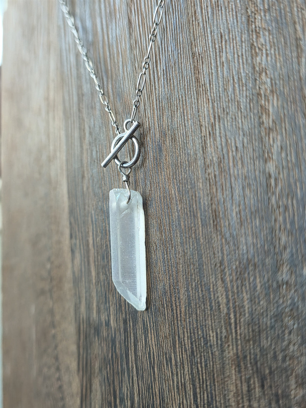 Rainbow quartz pendulum necklace on sterling silver, detail