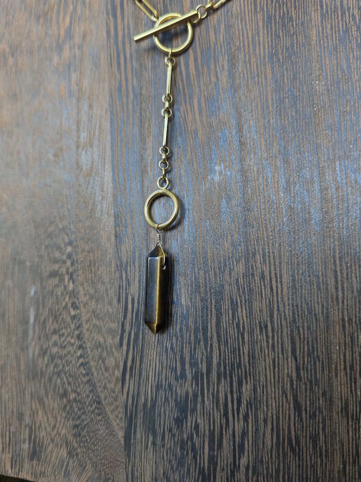 Tiger's eye pendulum necklace, detail