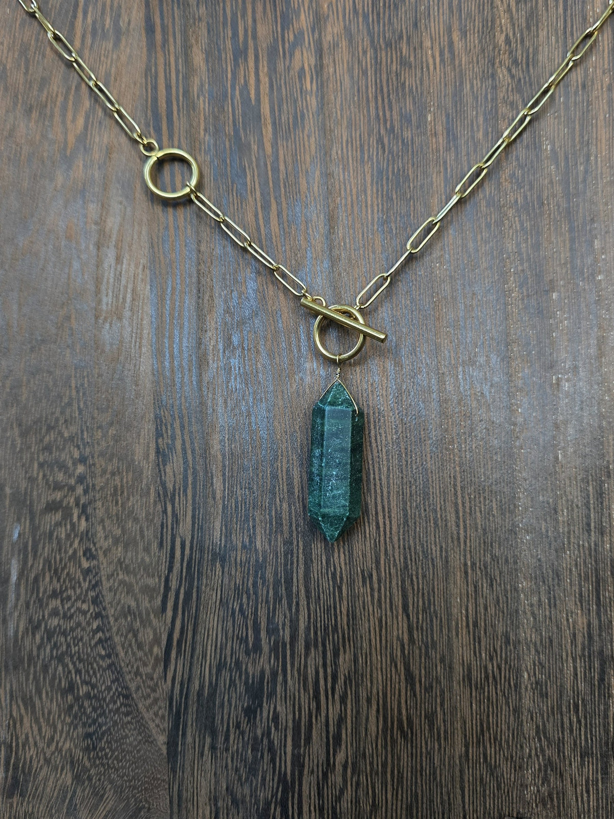 Jade double pendulum necklace, detail