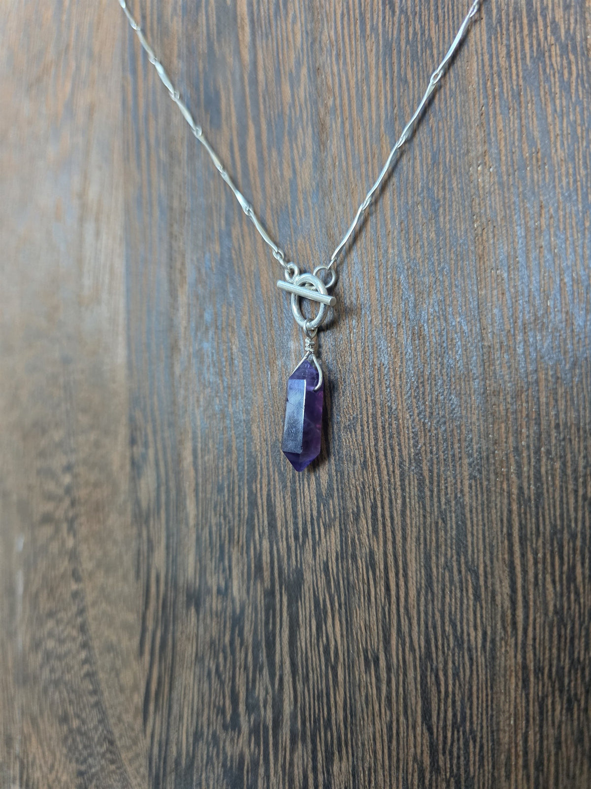 Amethyst pendulum necklace on sterling silver, detail